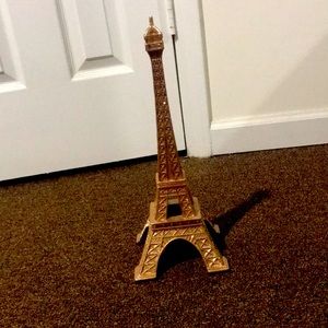 Eiffel Tower decor
